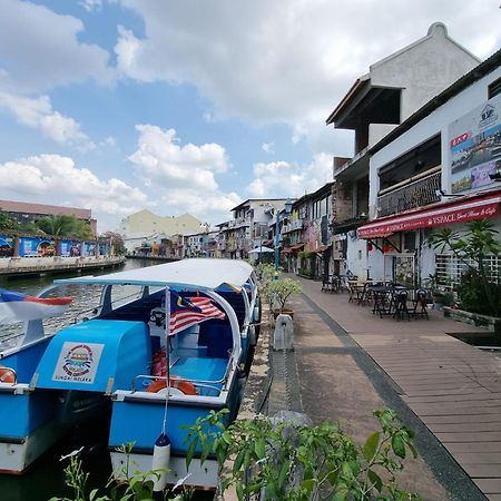 Vspace Guesthouse Capsule & Cafe Malacca Ngoại thất bức ảnh