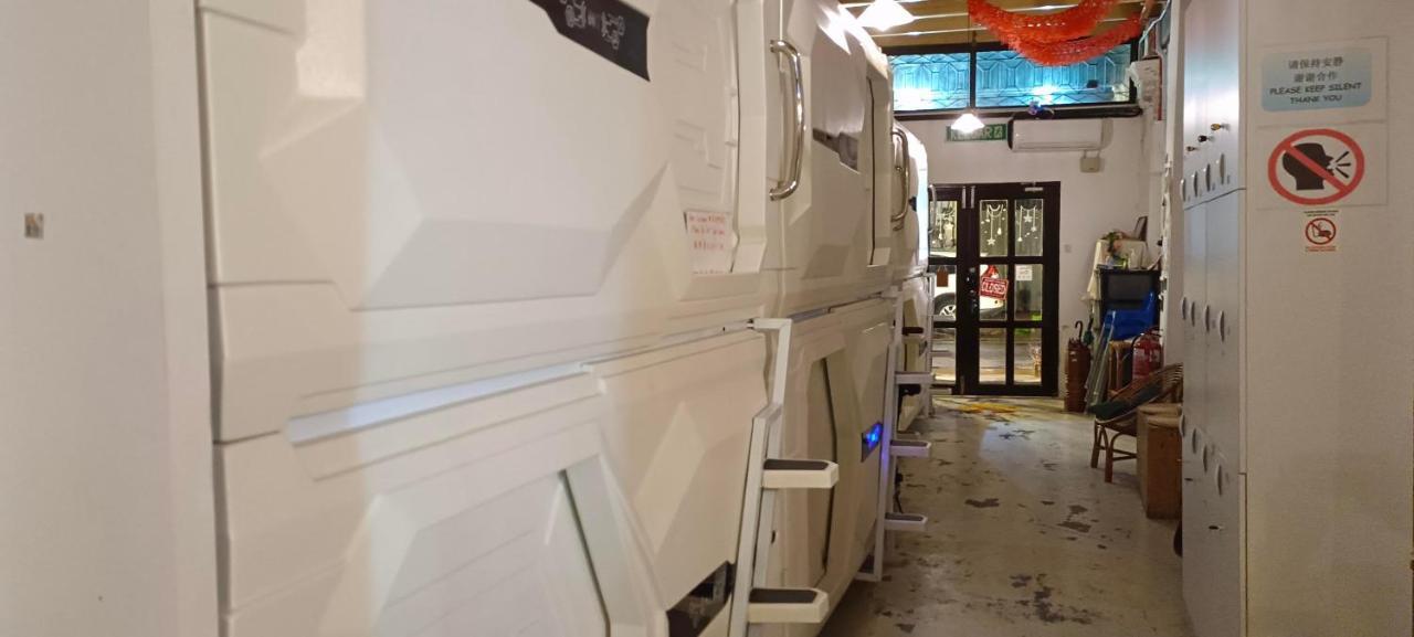Vspace Guesthouse Capsule & Cafe Malacca Ngoại thất bức ảnh